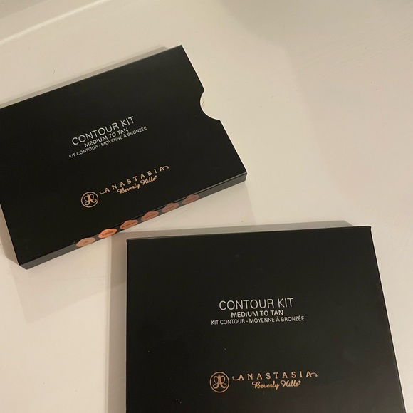 Anastasia Beverly Hills Contour Kit - Picture 3 of 5